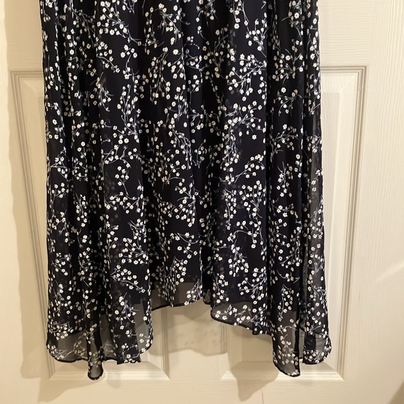 Sleeveless ruffle dress by Jessica Howard - Picture 4 of 7